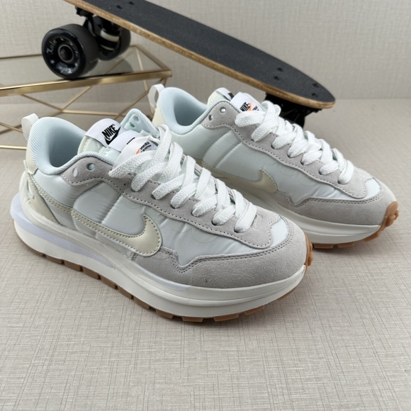 Nike Vaporwaffle sacai Sail Gum - Picture 9 of 9
